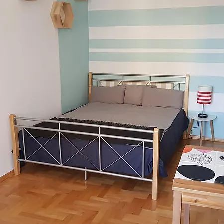 Studiospanie Apartament Monroe Centrum Apartmán *
